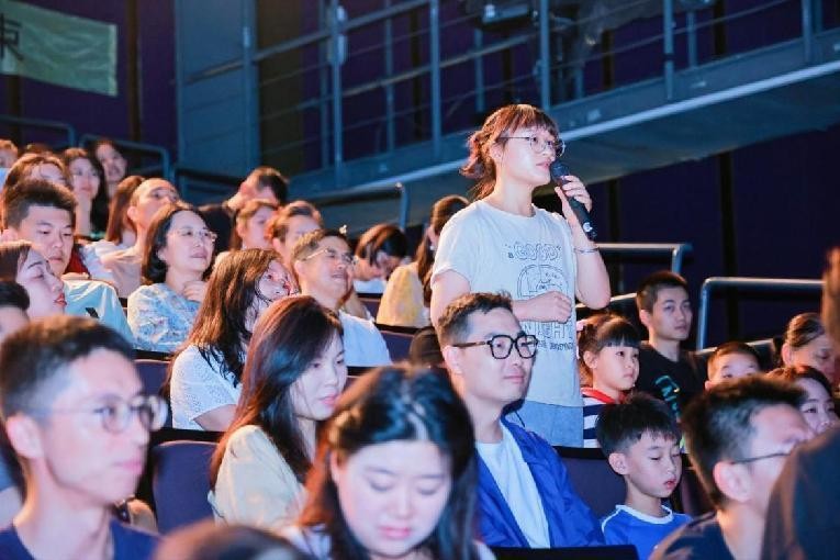 东鹏饮料助力帆书&李蕾2023年全国巡回演讲深圳站圆满举办